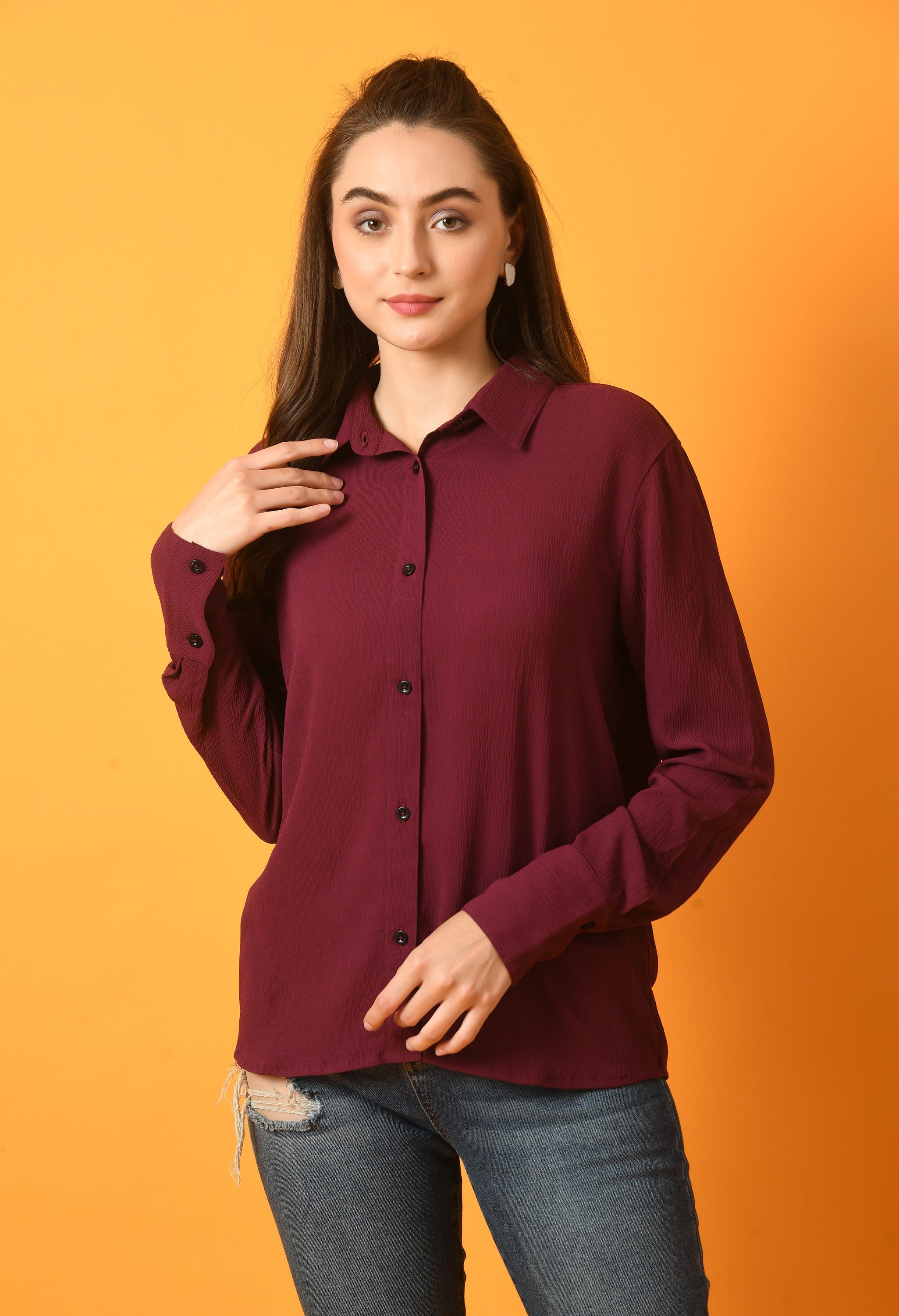 SPREAD COLLAR CASUAL SHIRT