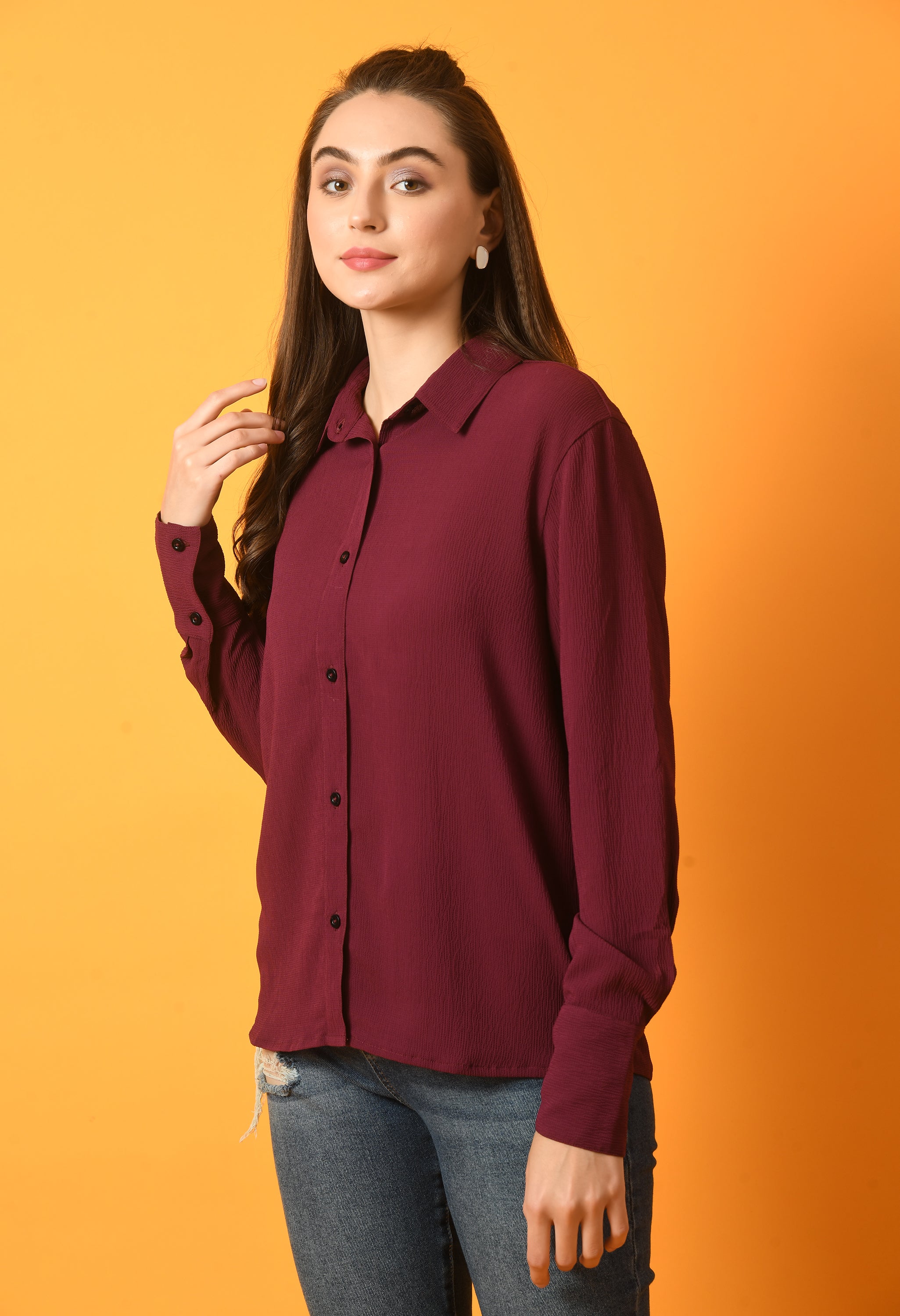 SPREAD COLLAR CASUAL SHIRT