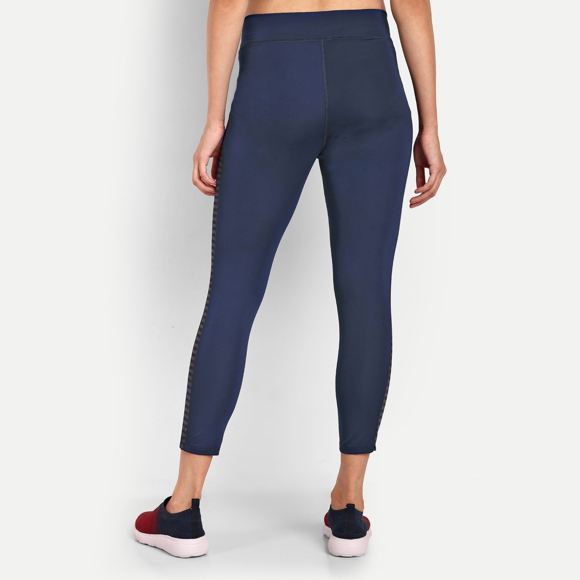 Chic Contrast Panel Legging